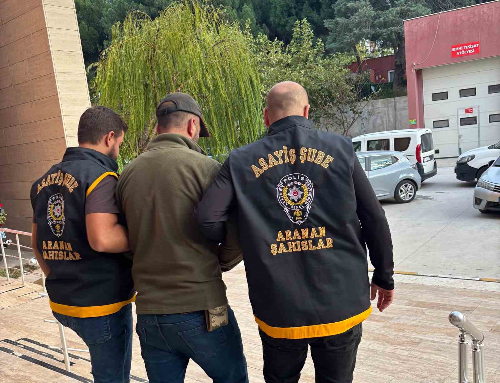 manisada-5-yildir-firari-olan-sahis-yakalandi-6lAq9X2n.jpg