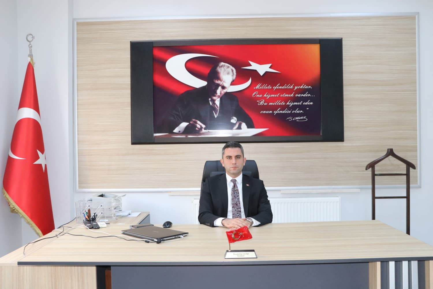 selendinin-yeni-kaymakami-goreve-basladi-Fimarpph.jpg