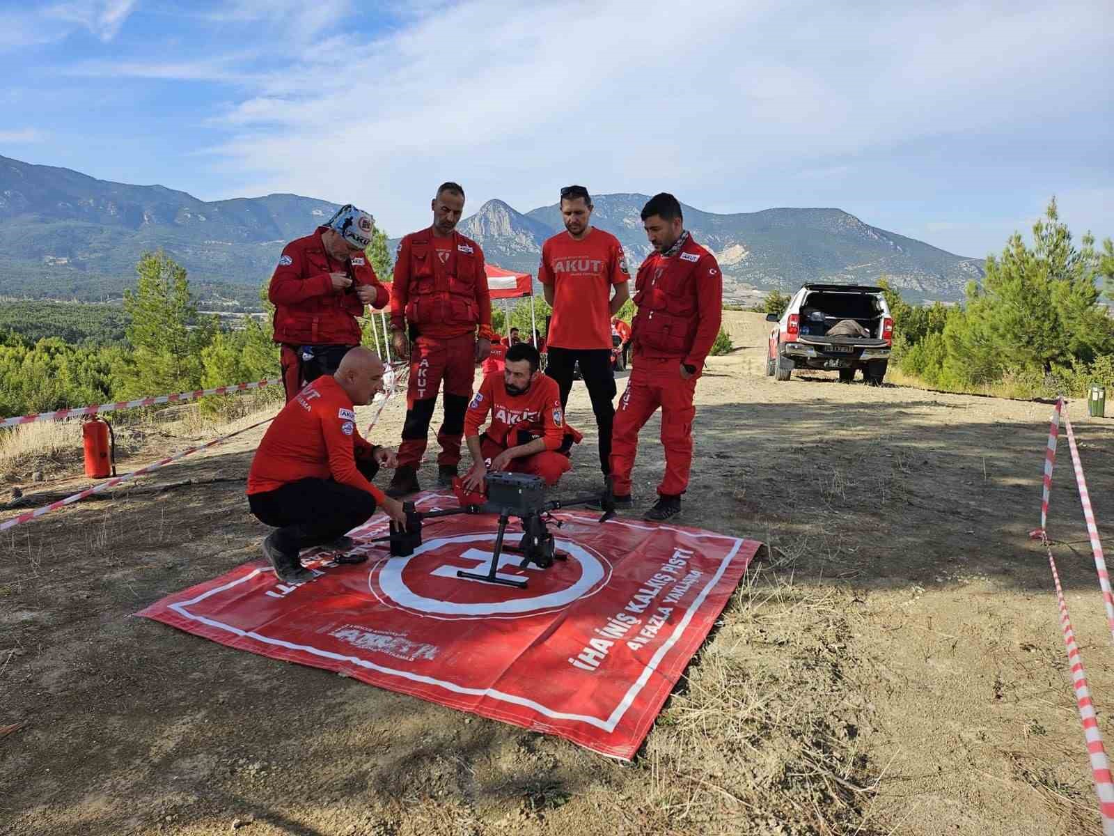 akut-ege-ekipleri-tatbikatlarla-gonullulerini-her-an-goreve-hazir-hale-getiriyor-OCac2SjI.jpg