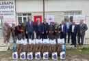 Aslanapa’da 13 kadın çiftçiye yüzde 75 hibeli 7 bin adet ahududu fidanı dağıtıldı