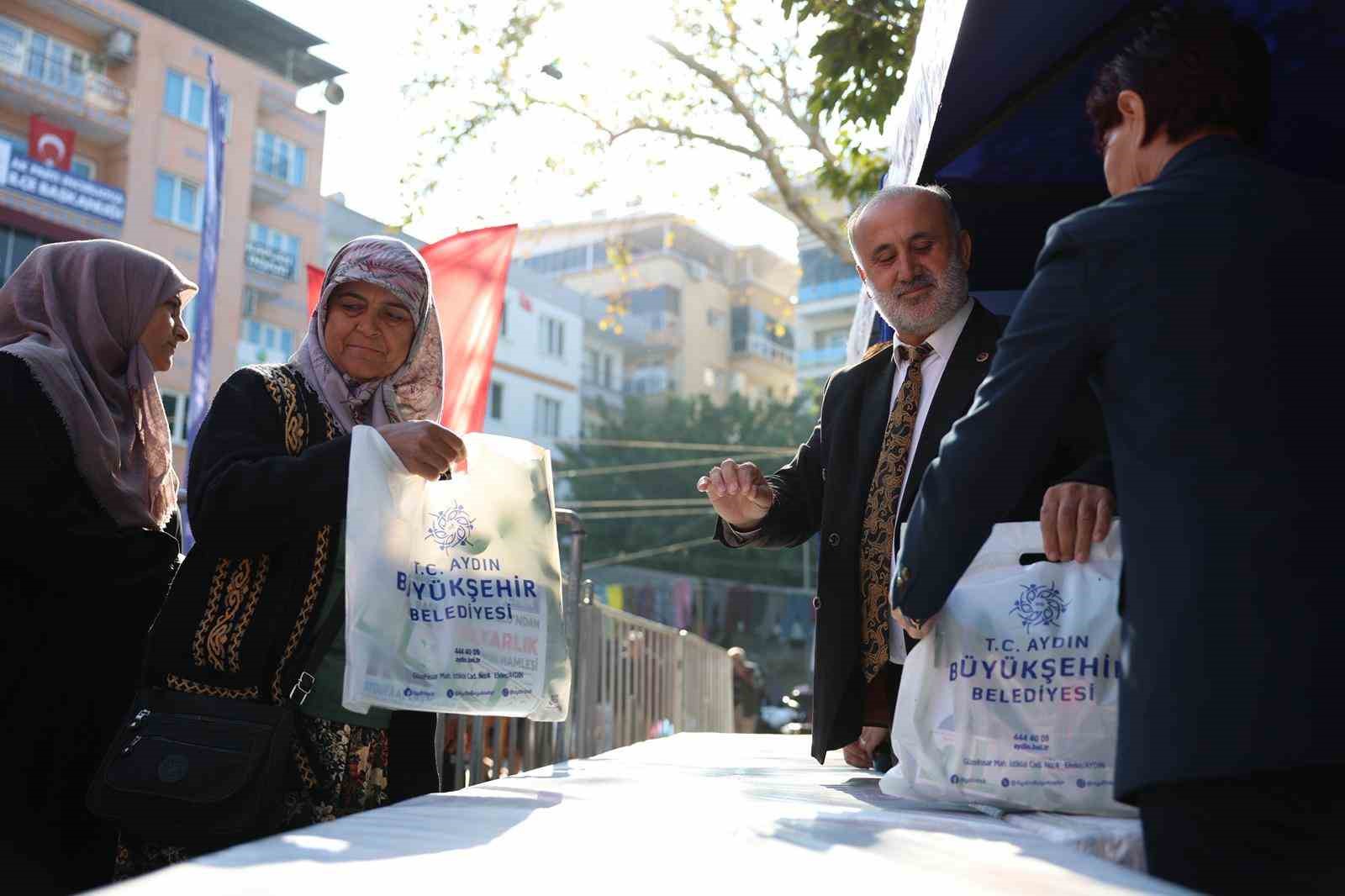 aydin-buyuksehirin-kislik-fideleri-incirliovada-vatandaslara-dagitildi-U5kFSSh6.jpg