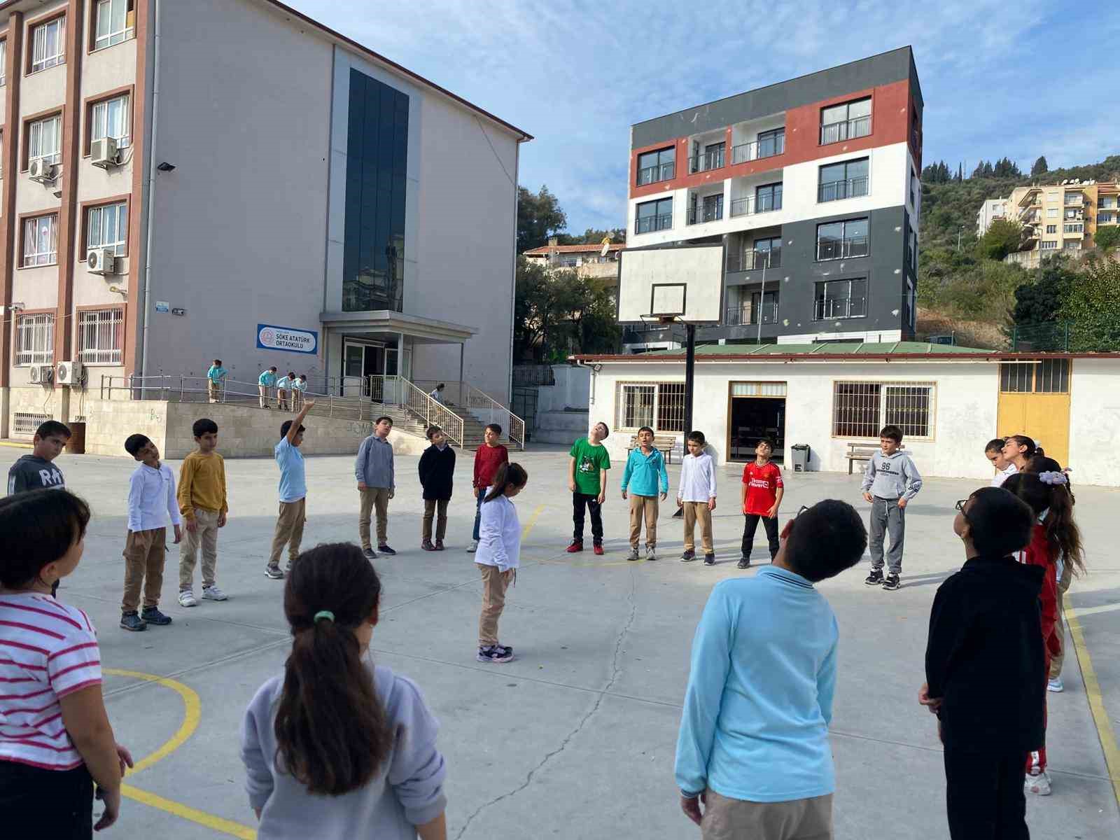 aydinda-ilkokullarda-spor-egitimiyle-gelecegin-sporculari-yetisiyor-Jc2LbNLk.jpg