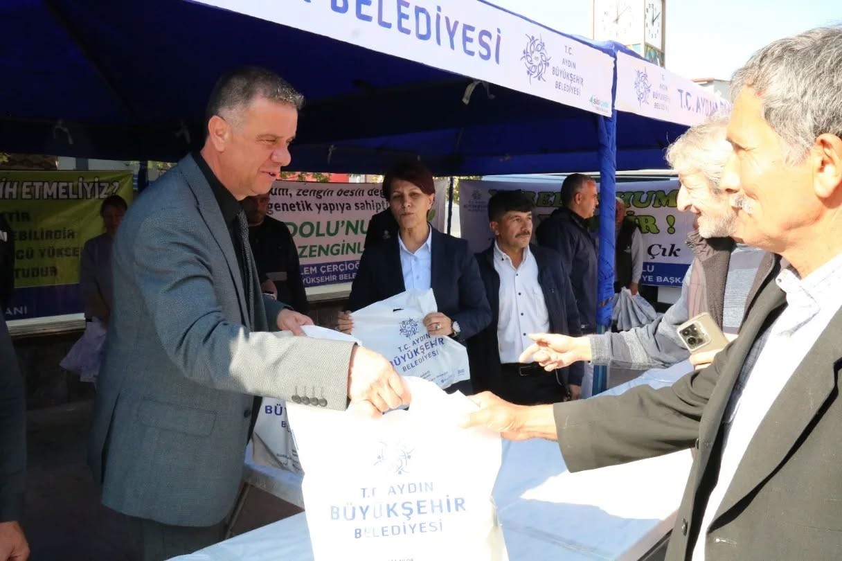 baskan-ercan-kislik-sebze-fidelerini-vatandaslarimizla-bulusturduk-UdDjkzcE.jpg