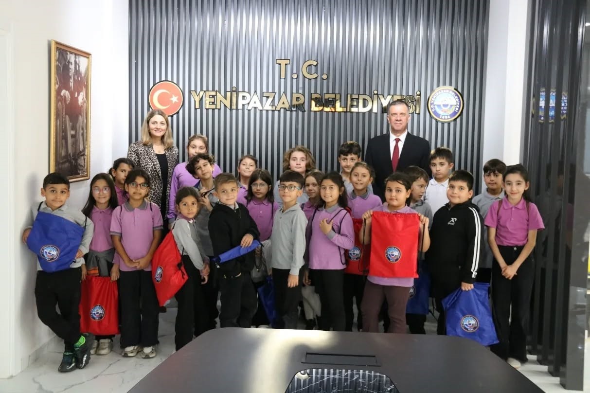 baskan-ercan-ogrencilerle-bir-araya-geldi-kTcYTZuf.jpg