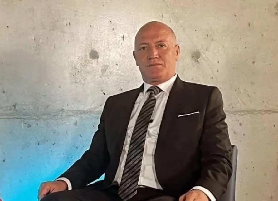 baskan-kumral-hayatimizi-dokunan-tum-ogretmenlerimize-minnettariz-1CtRiegi.jpg