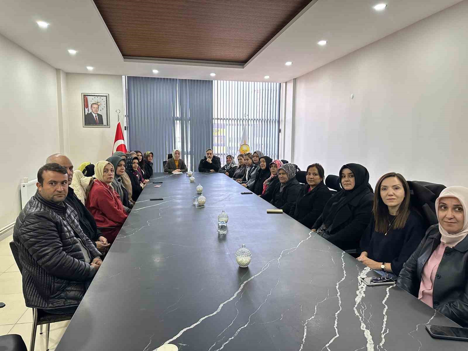 baskan-sabanci-kadinlar-daha-gorunur-ve-guclu-olacak-UIRNNkZf.jpg