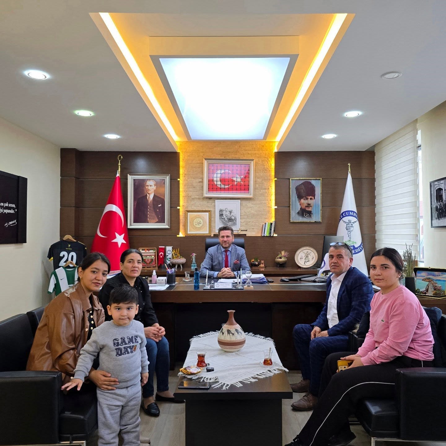baskan-tatik-makaminda-dmd-hastasi-mehmeti-agirladi-73MrJFJ7.jpg