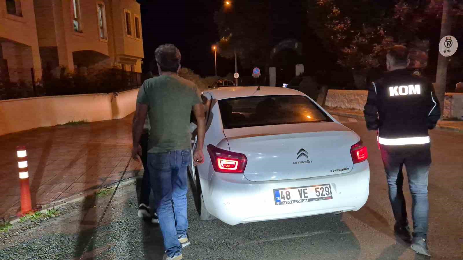 bodrumdaki-rusvet-operasyonunda-2-kisi-tutuklandi-r5gWxYHB.jpg