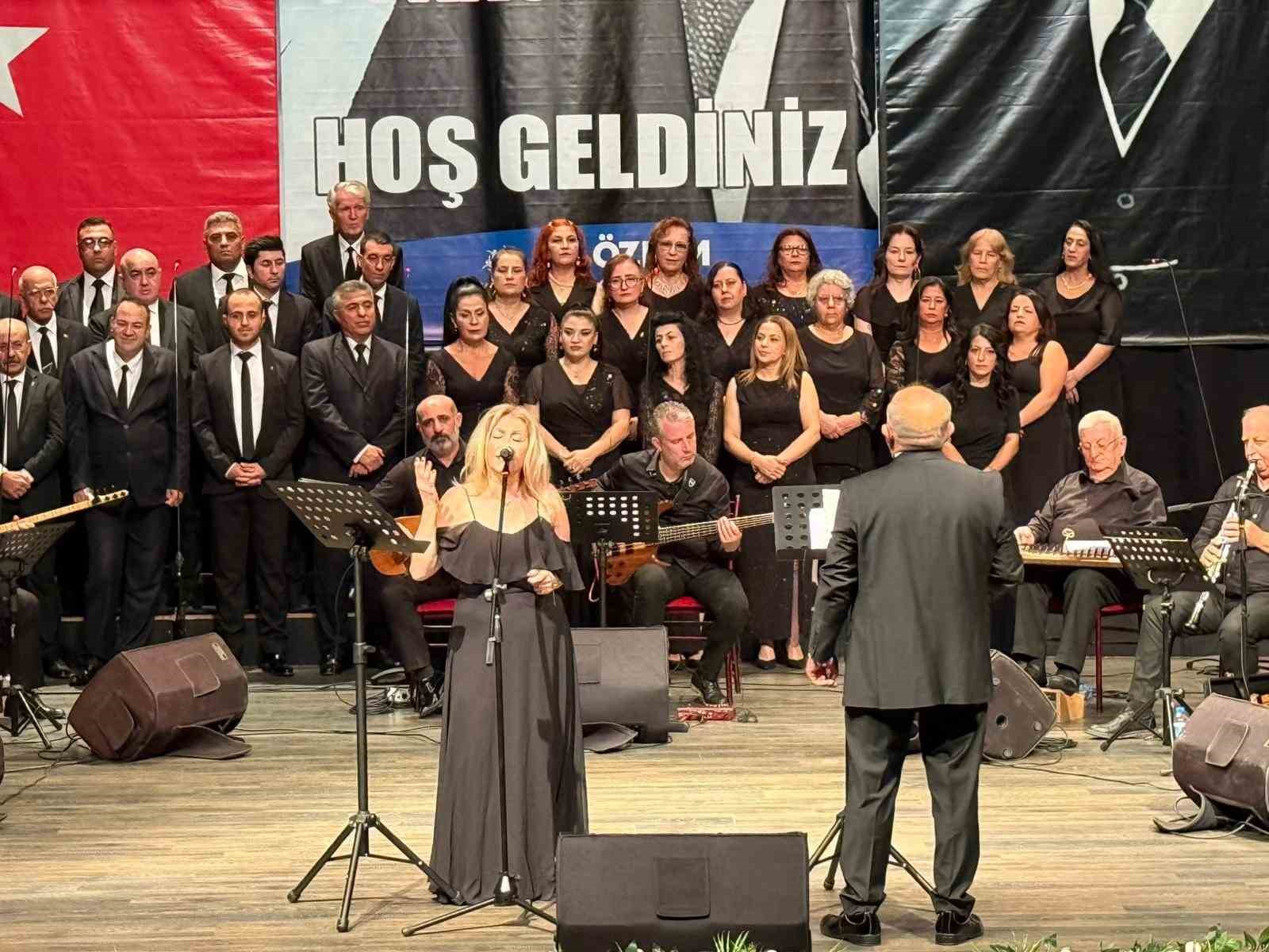 buyuksehir-ataturku-turkulerle-andi-byXGDkYB.jpg