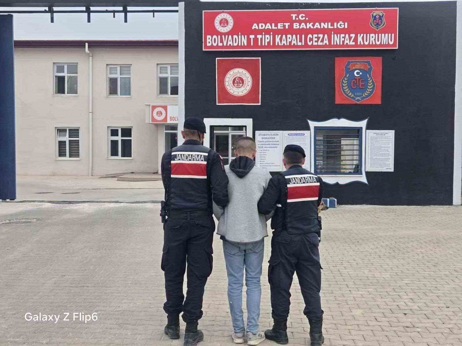 cesitli-suclardan-aranan-60-kisi-yakalandi-Yv4ug91Q.jpg