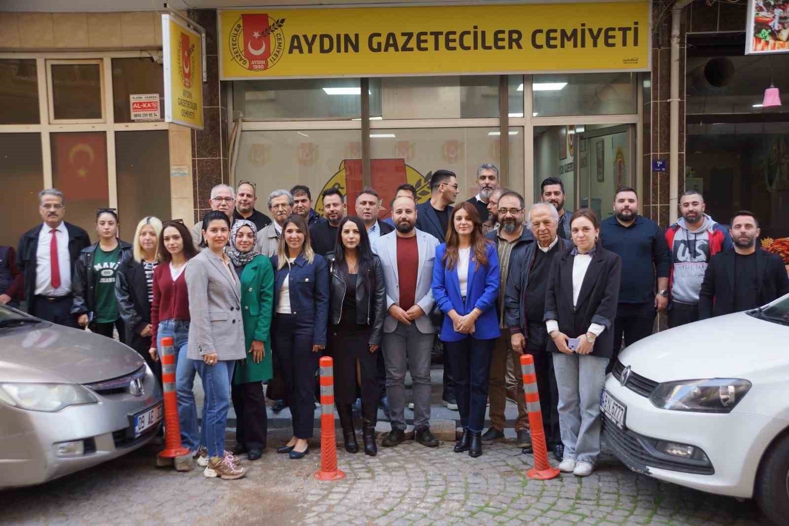 chpli-belediyelerin-basin-sorumlulari-agc-uyeleri-ile-bir-araya-geldi-VdEvkOxY.jpg