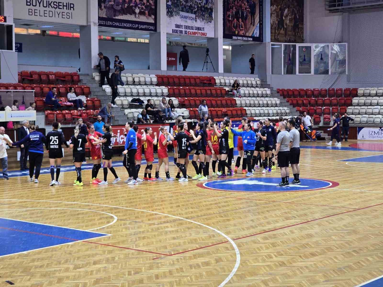 denizin-kizlari-ilk-yarinin-son-macindan-galip-ayrildi-ZWgfVcWp.jpg