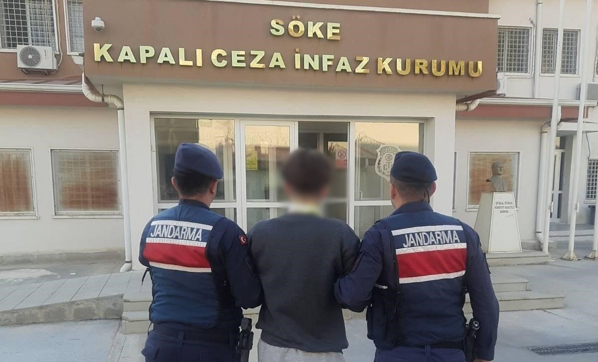 denizlide-cinayet-isleyen-firari-sokede-yakalandi-YST1yp1z.jpg