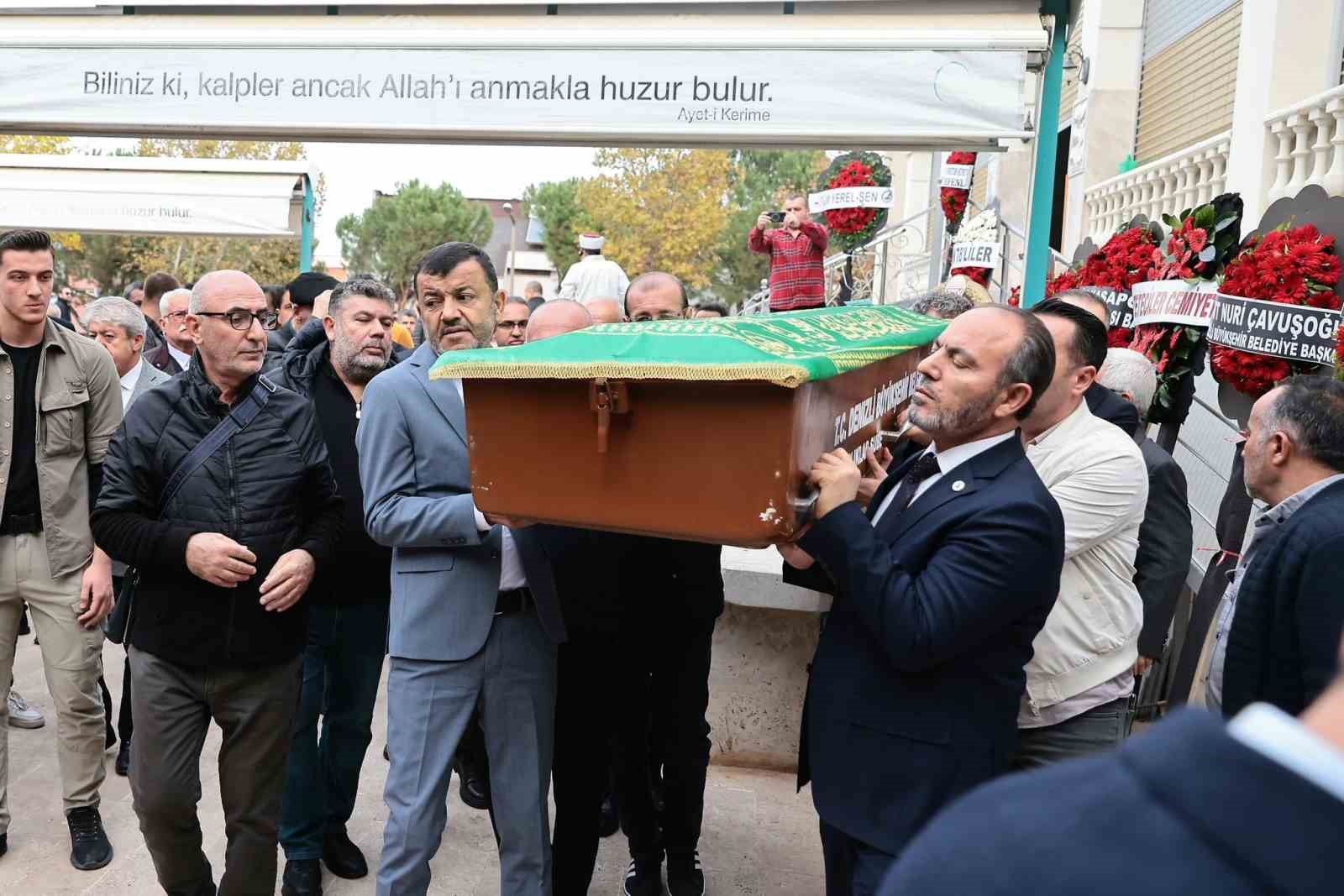 denizlide-gazeteci-ozturk-ailesinin-aci-gunu-5xknK3Qw.jpg