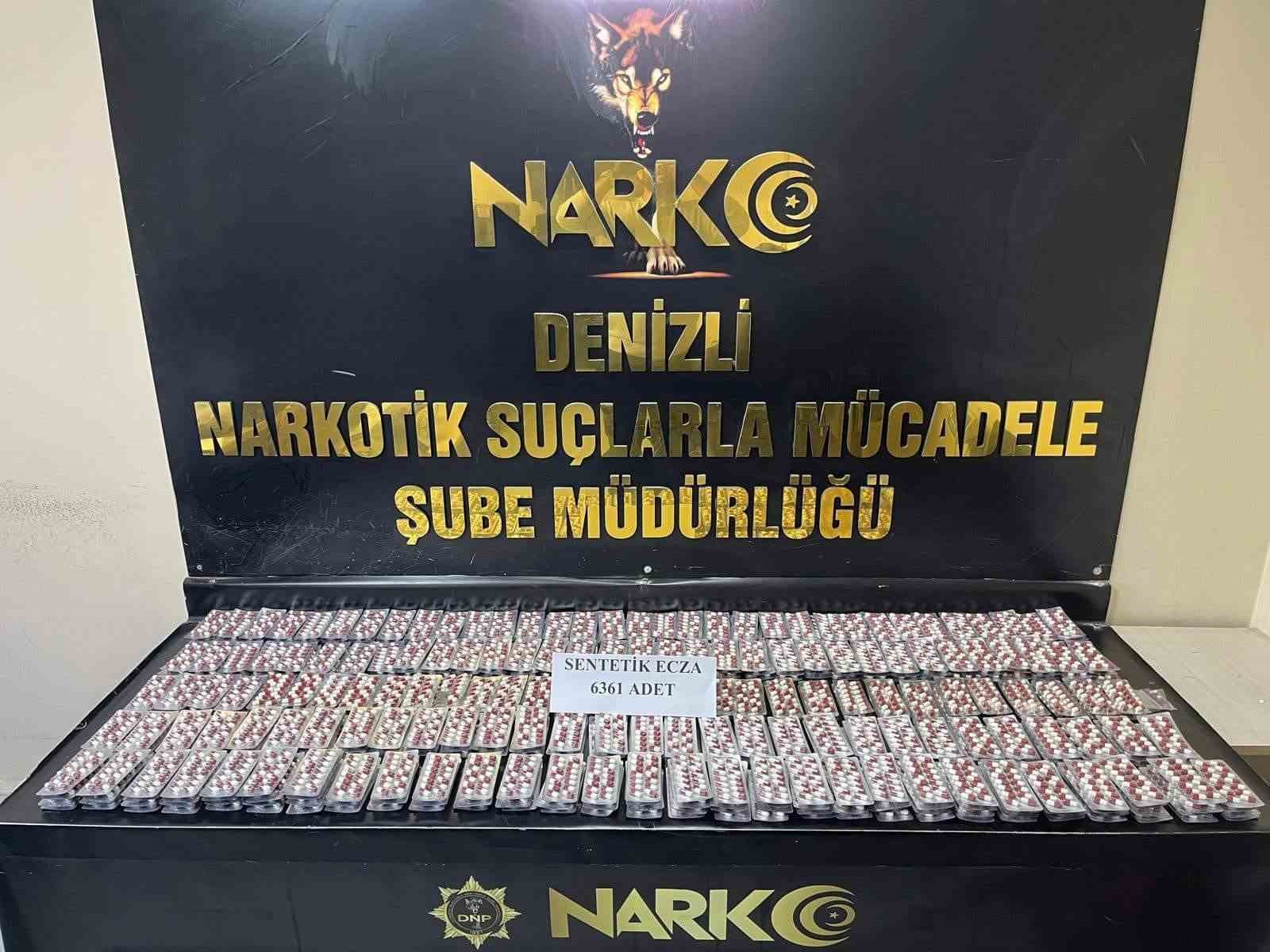 denizliye-binlerce-uyusturucu-hap-getiren-3-tacir-yakalandi-JvPjhM9C.jpg