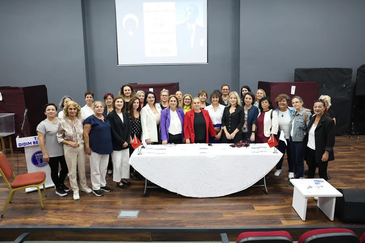 didim-belediyesi-kadin-meclisi-kasim-ayinda-ilk-toplantisini-gerceklestirdi-U7P6tDsr.jpg