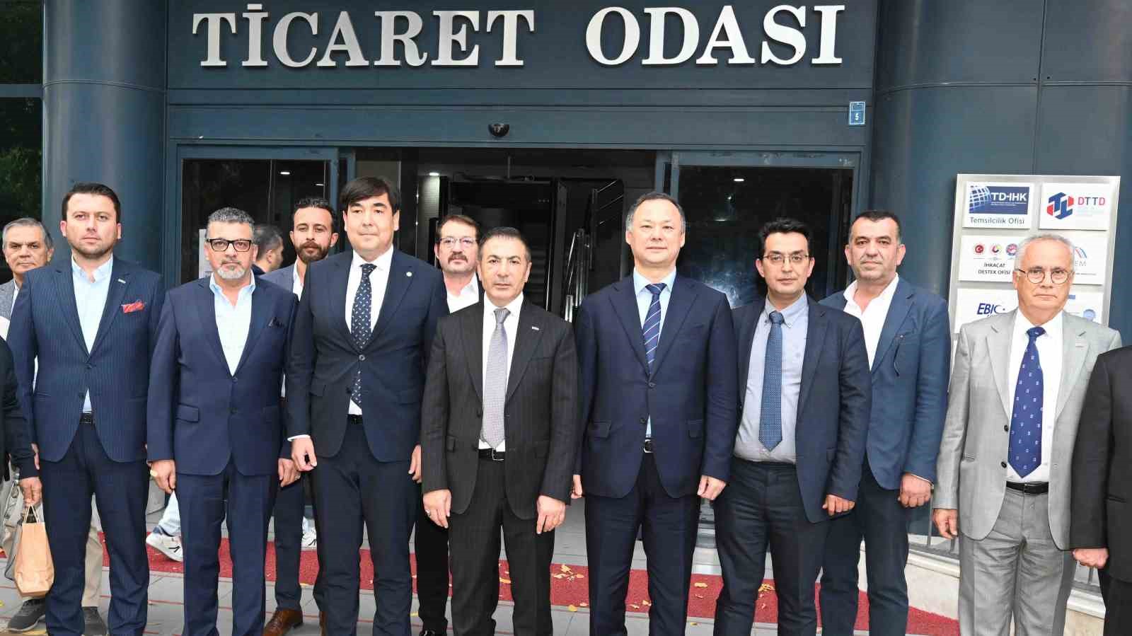 dto-kirgiz-cumhuriyeti-temsilcileriyle-ticari-koprunun-temellerini-atti-1fHSJTJQ.jpg