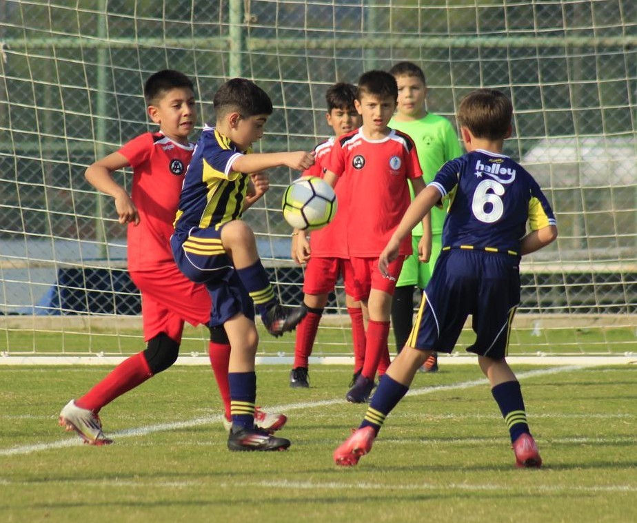fenerbahceyi-eleyen-denizlili-gencler-dikkat-cekti-jQ5ip9DK.jpg