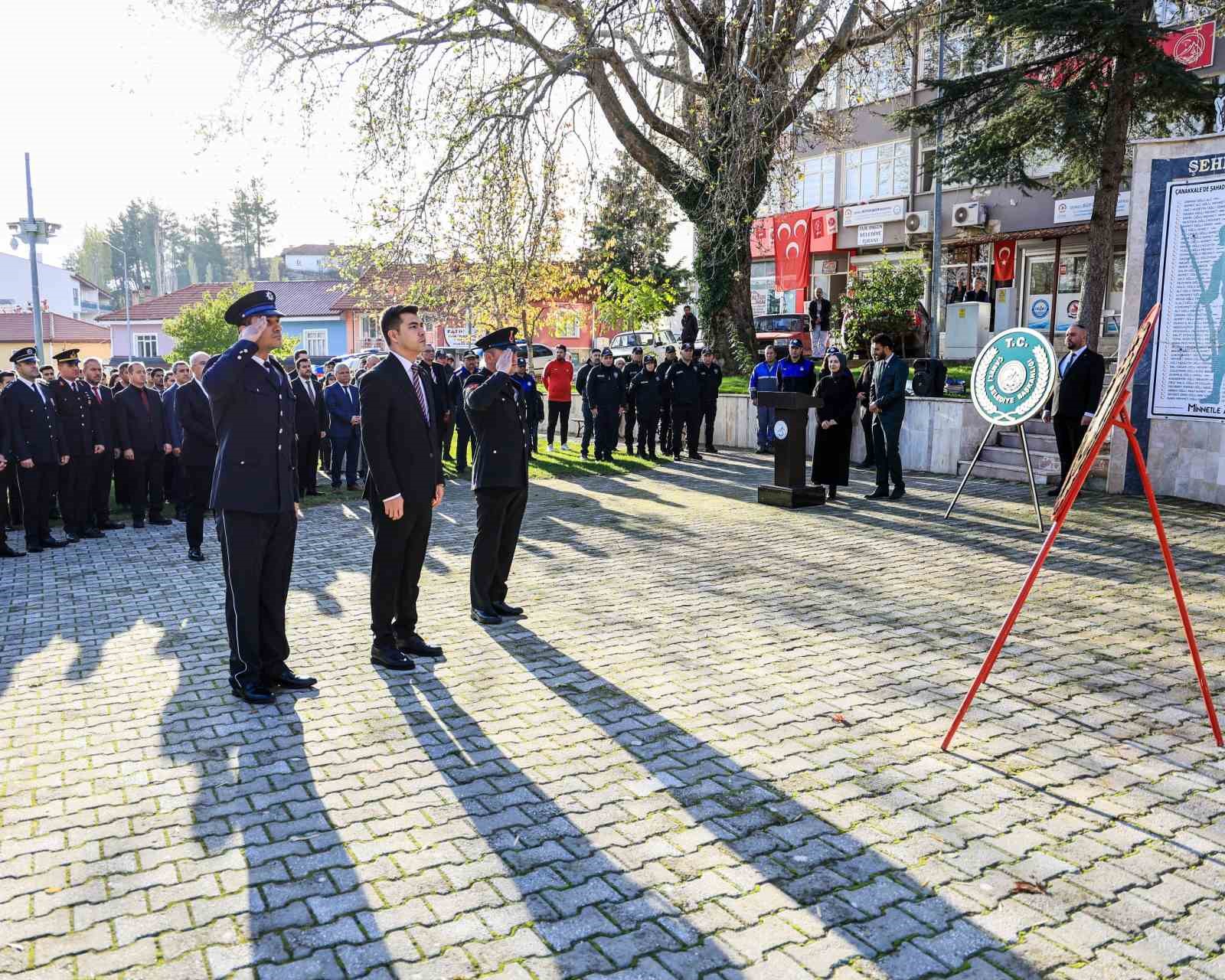 gazi-mustafa-kemal-ataturk-camelinde-anildi-wVafnLbw.jpg