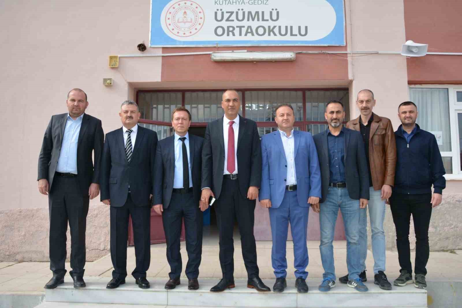 gediz-halk-egitimi-merkezinden-ihtiyac-sahibi-ogrencilere-el-emegi-kis-destegi-uWdqhfRM.jpg