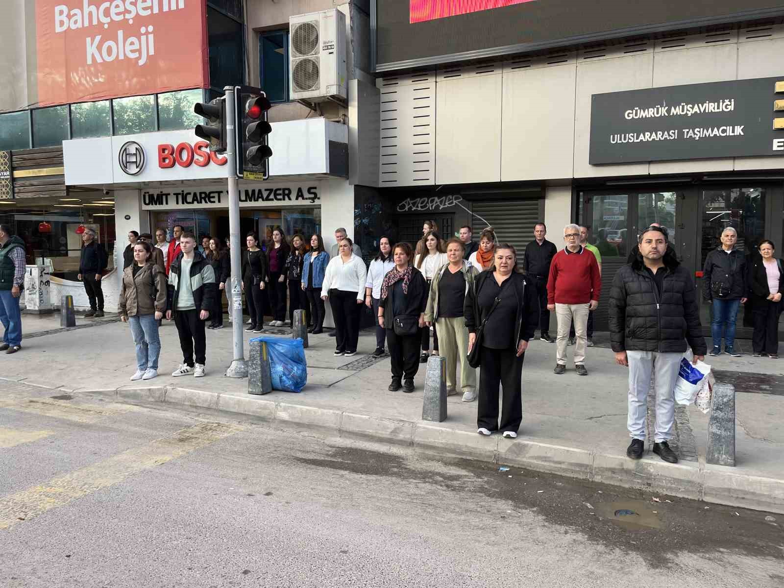 izmir-saat-0905te-atasini-andi-uugi1Svu.jpg