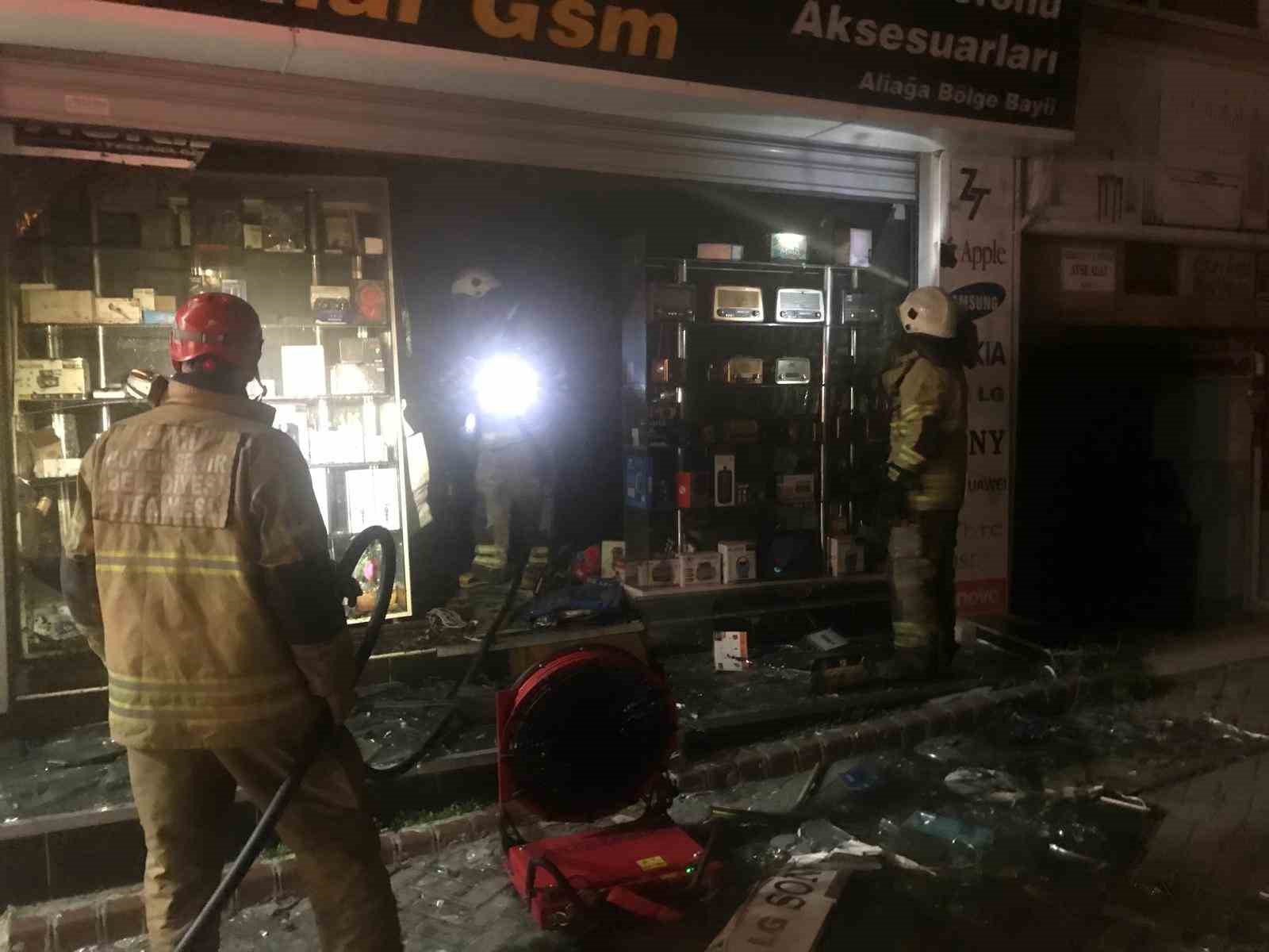 izmirde-cep-telefonu-aksesuar-magazasinda-yangin-3HqNU3Lq.jpg