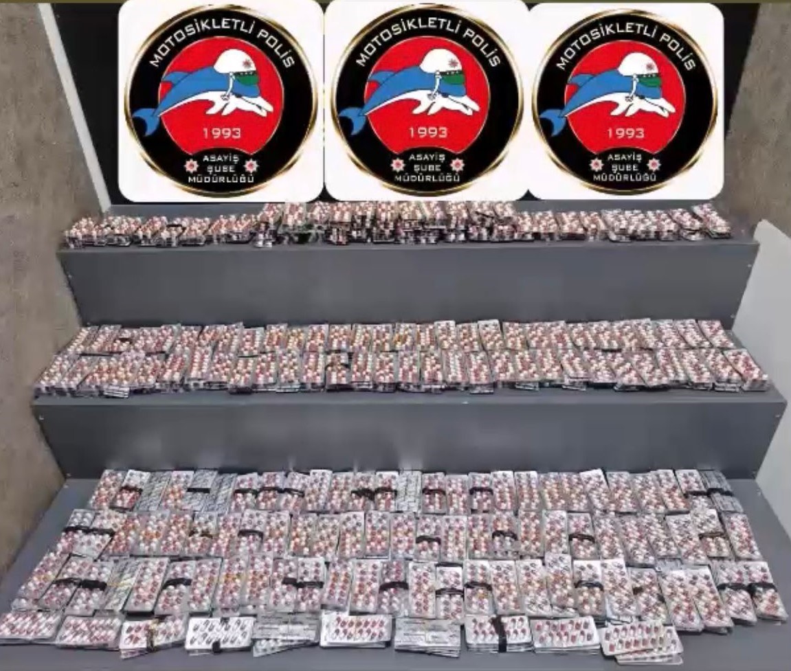 izmirde-polis-son-bir-haftalik-denetim-raporunu-acikladi-qlJLPPFM.jpg