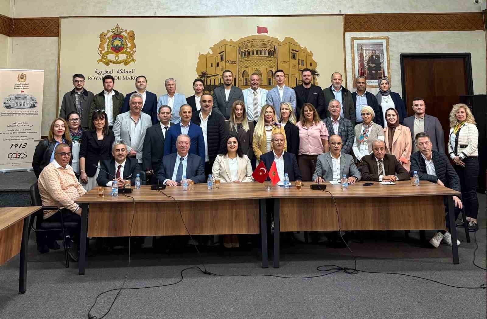 izmirli-is-insanlarindan-kazablanka-cikarmasi-jC9f8HUv.jpg