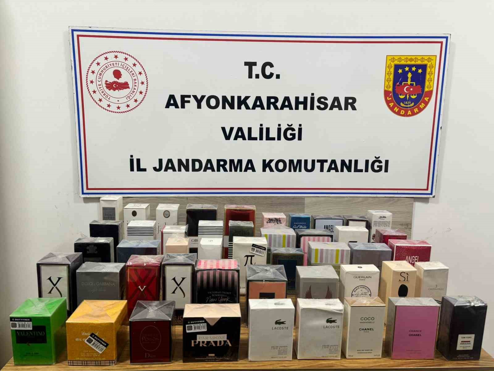 jandarma-kacak-erkek-ve-kadin-parfumu-ele-gecirdi-rwStup9G.jpg