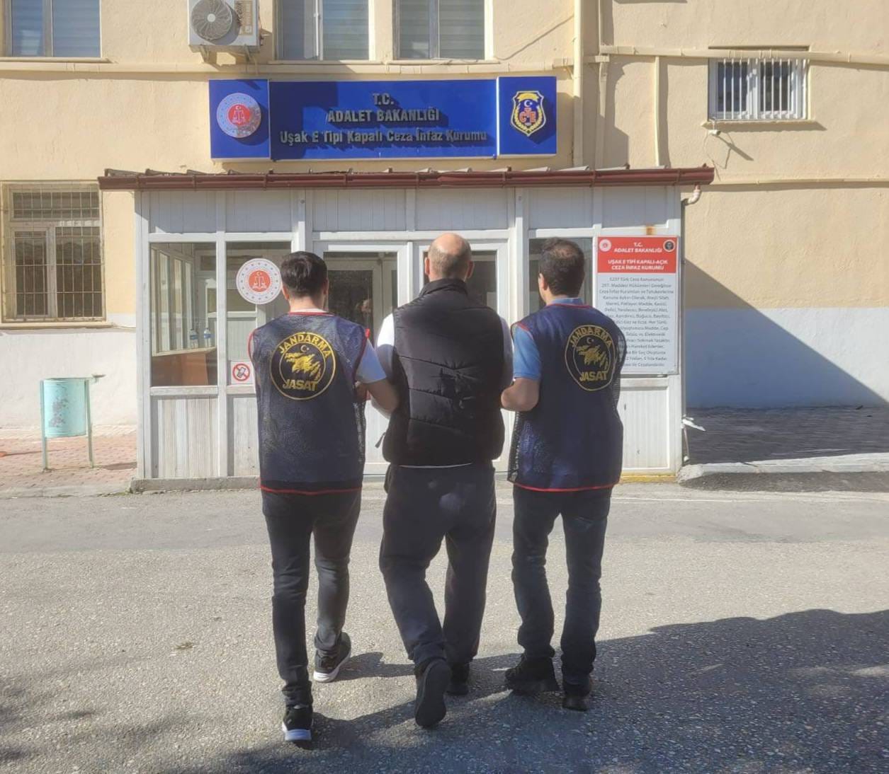 jandarmadan-aranan-sahislara-yonelik-operasyon-qE9fLRyR.jpg