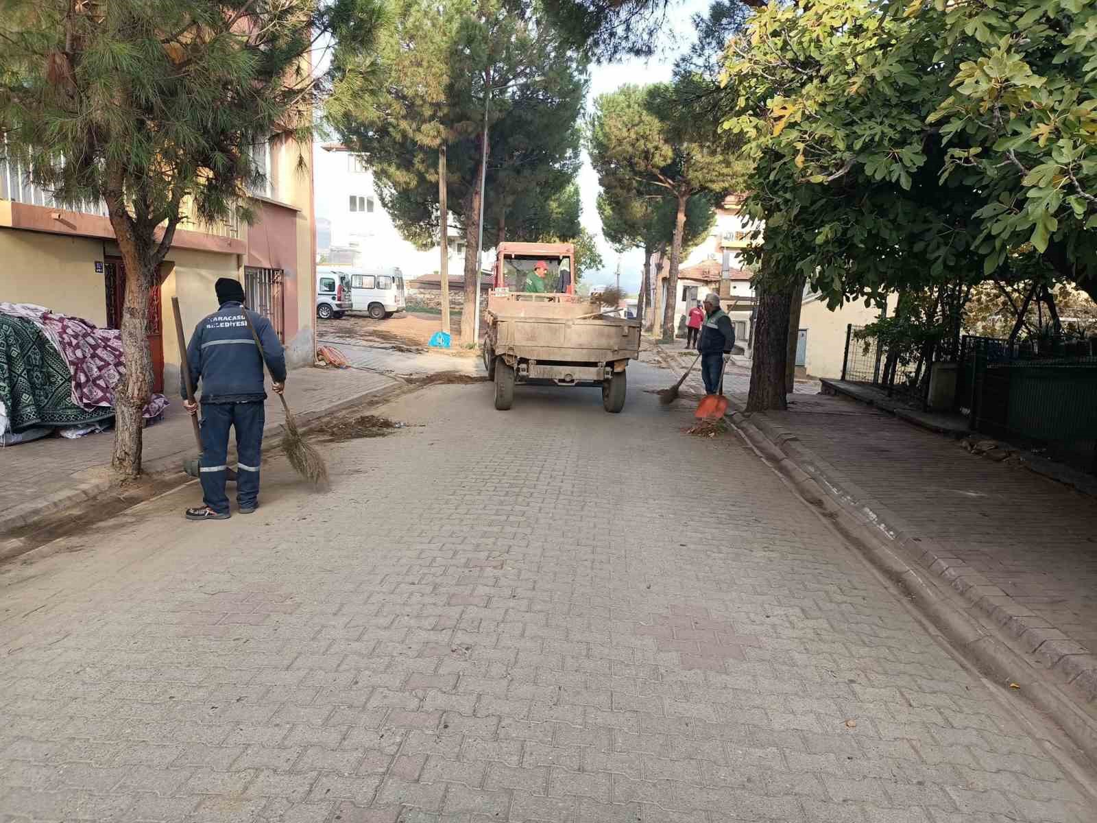karacasuda-cevre-temizligi-icin-ekipler-sahada-xC4kHcld.jpg
