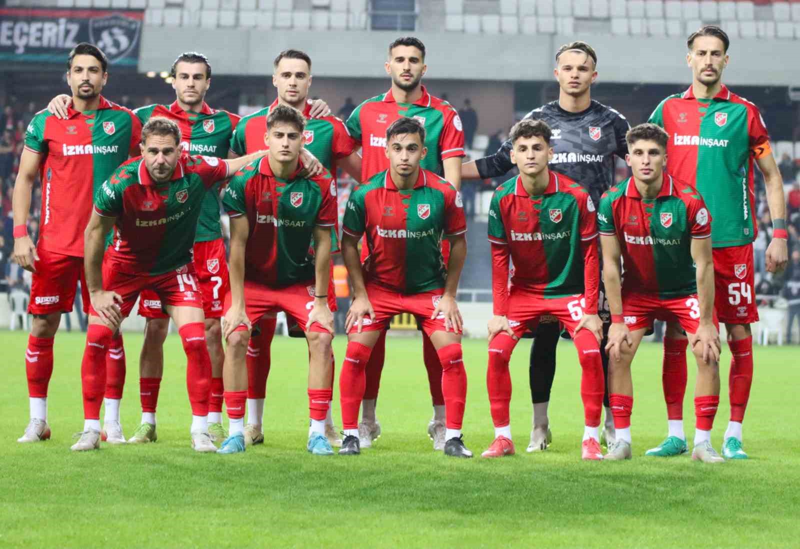 karsiyaka-taraftarinin-onunde-hata-yapmadi-VZ2skyhU.jpg