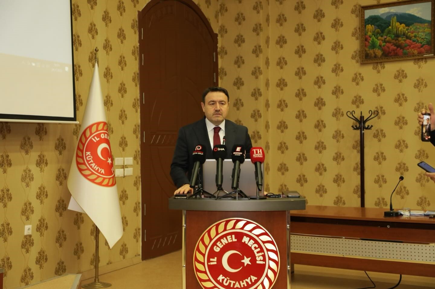 kutahya-valisi-musa-isin-sahipsiz-hayvan-sorununu-buyuk-olcude-cozduk-HV9nEEzl.jpg