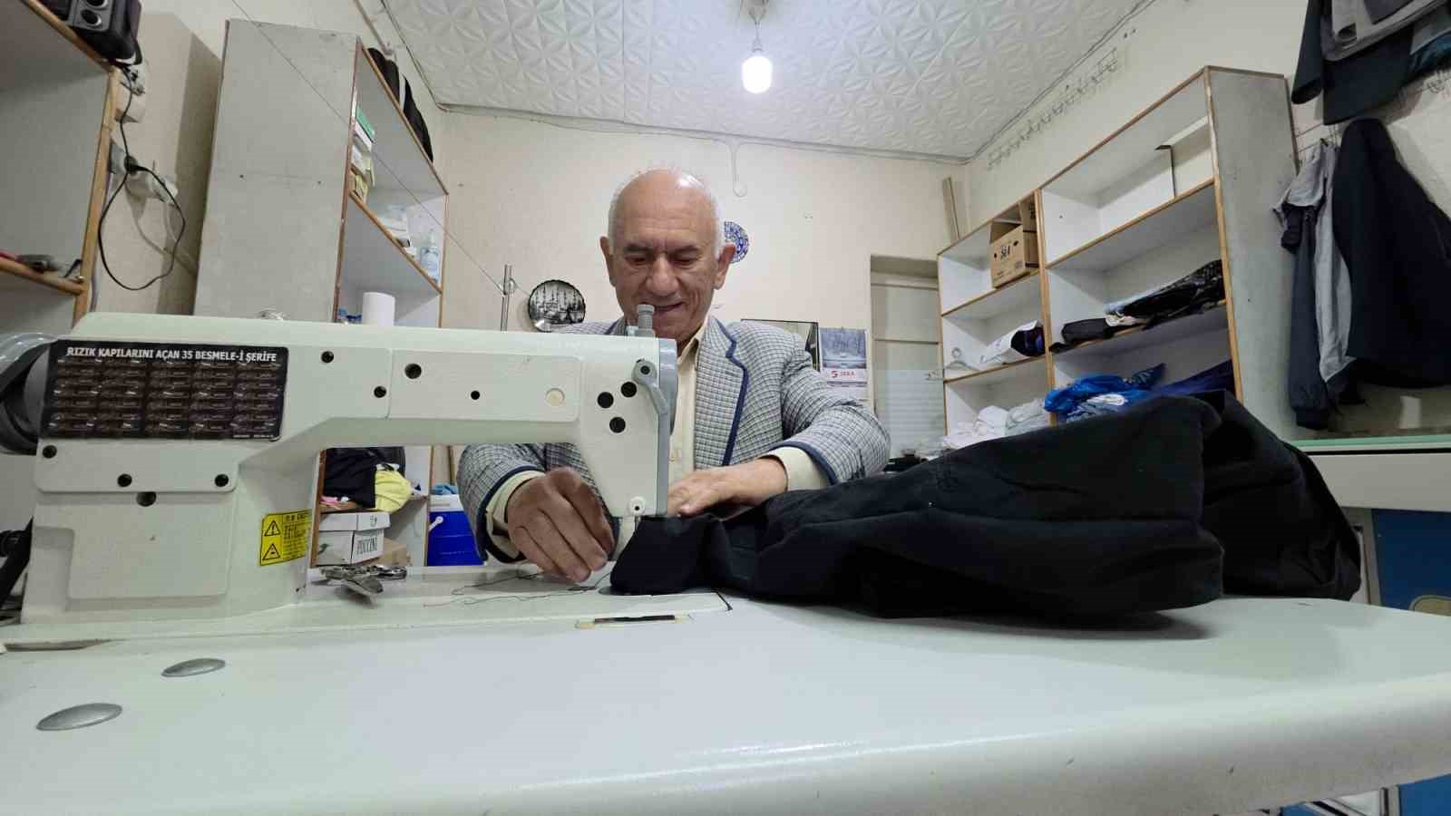 kutahyada-52-yillik-terzi-himmet-kalkan-sanat-artik-bitmek-uzere-dzyxApU1.jpg