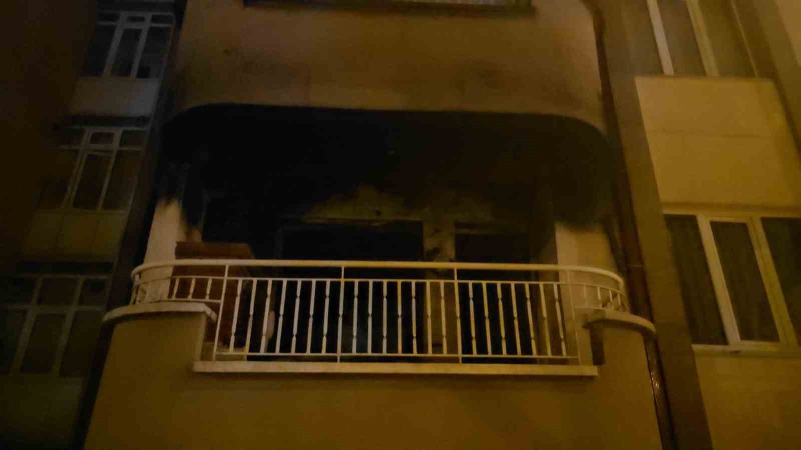 kutahyada-apartman-yangini-1-kisi-hayatini-kaybetti-2-kisi-yaralandi-KwB31ZnP.jpg