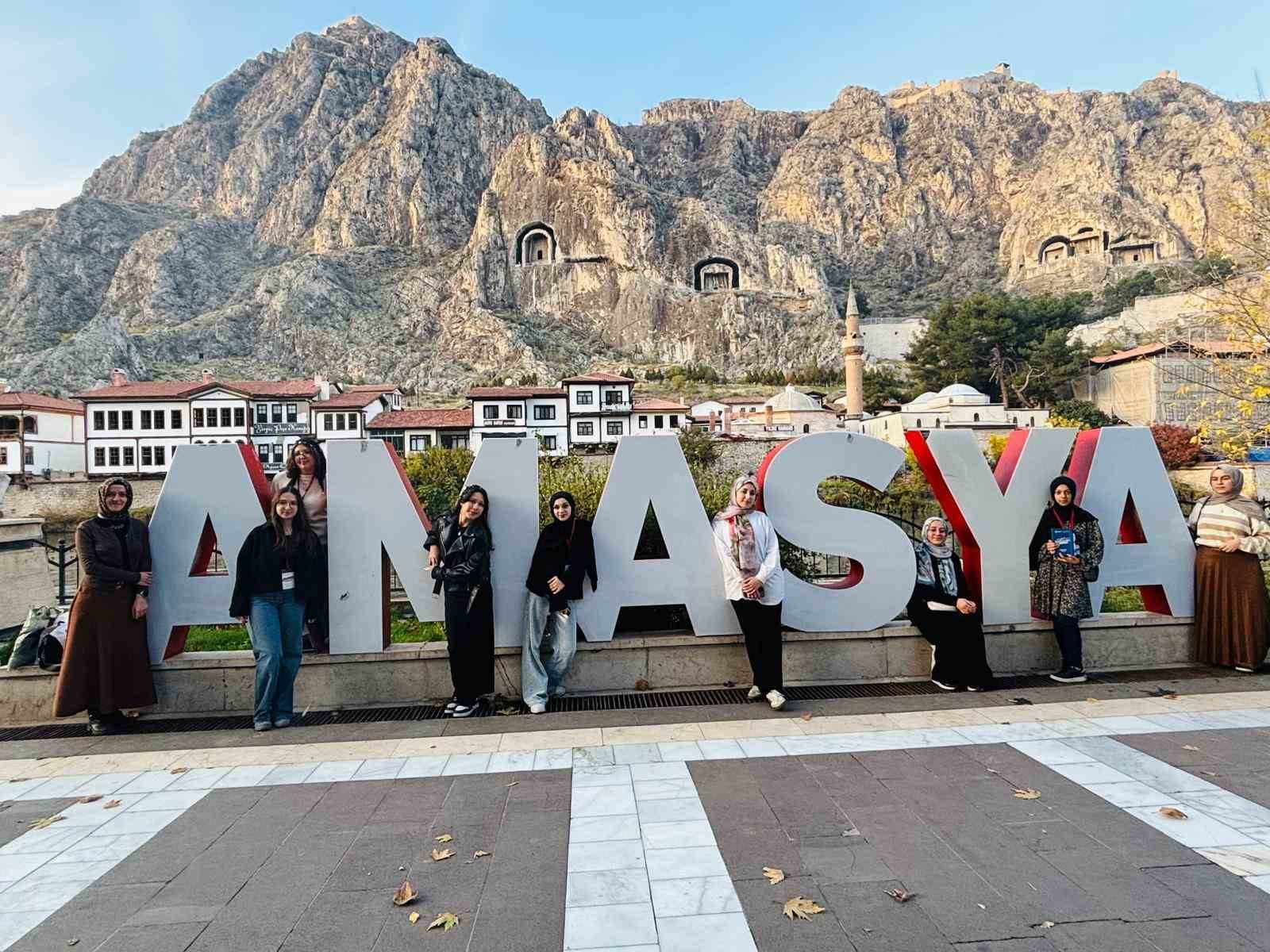 kutahyali-ogrenciler-amasyada-kultur-ve-tarih-yolculuguna-katildi-p8Y1BPy5.jpg