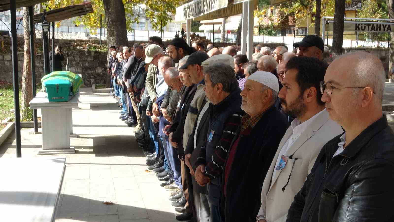 kutahyali-unesconun-yasayan-insan-hazinesi-hamza-ustunkaya-son-yolculuguna-ugurlandi-hRwdH654.jpg