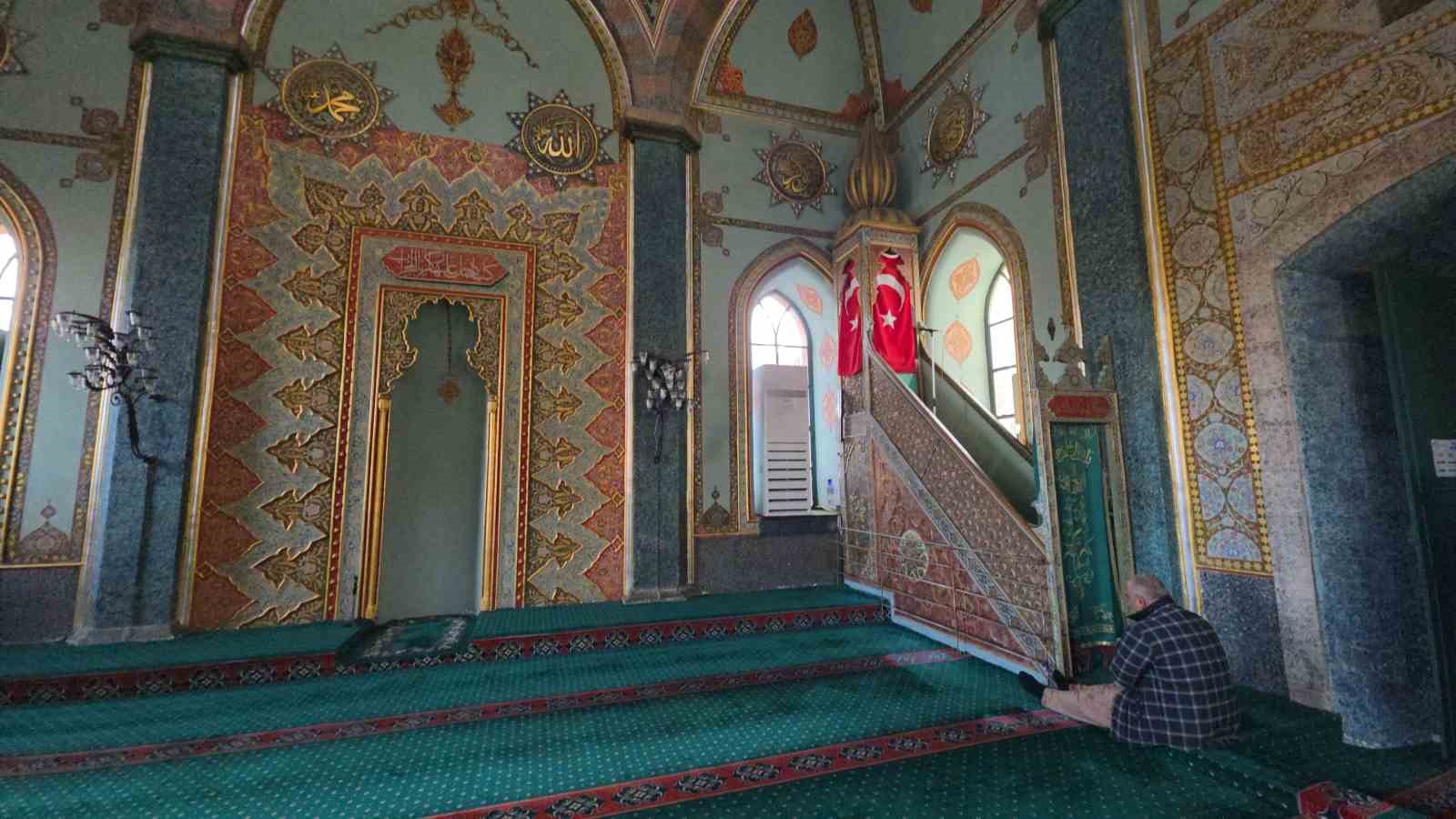 kutahyanin-saheseri-yesil-camii-xy2Sj9H9.jpg