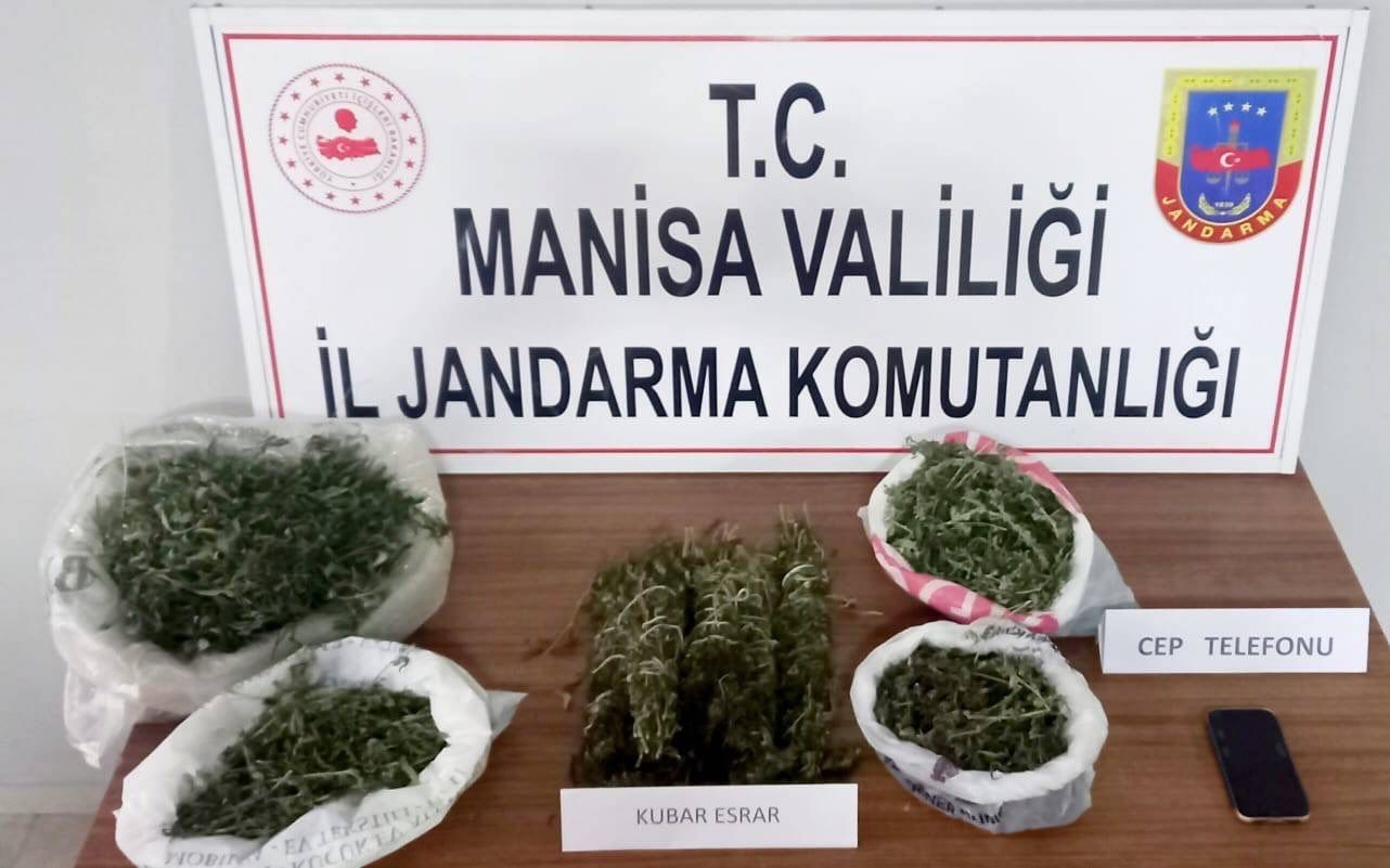 manisa-jandarmasindan-uyusturucu-operasyonu-3-tutuklama-29IKkf8W.jpg
