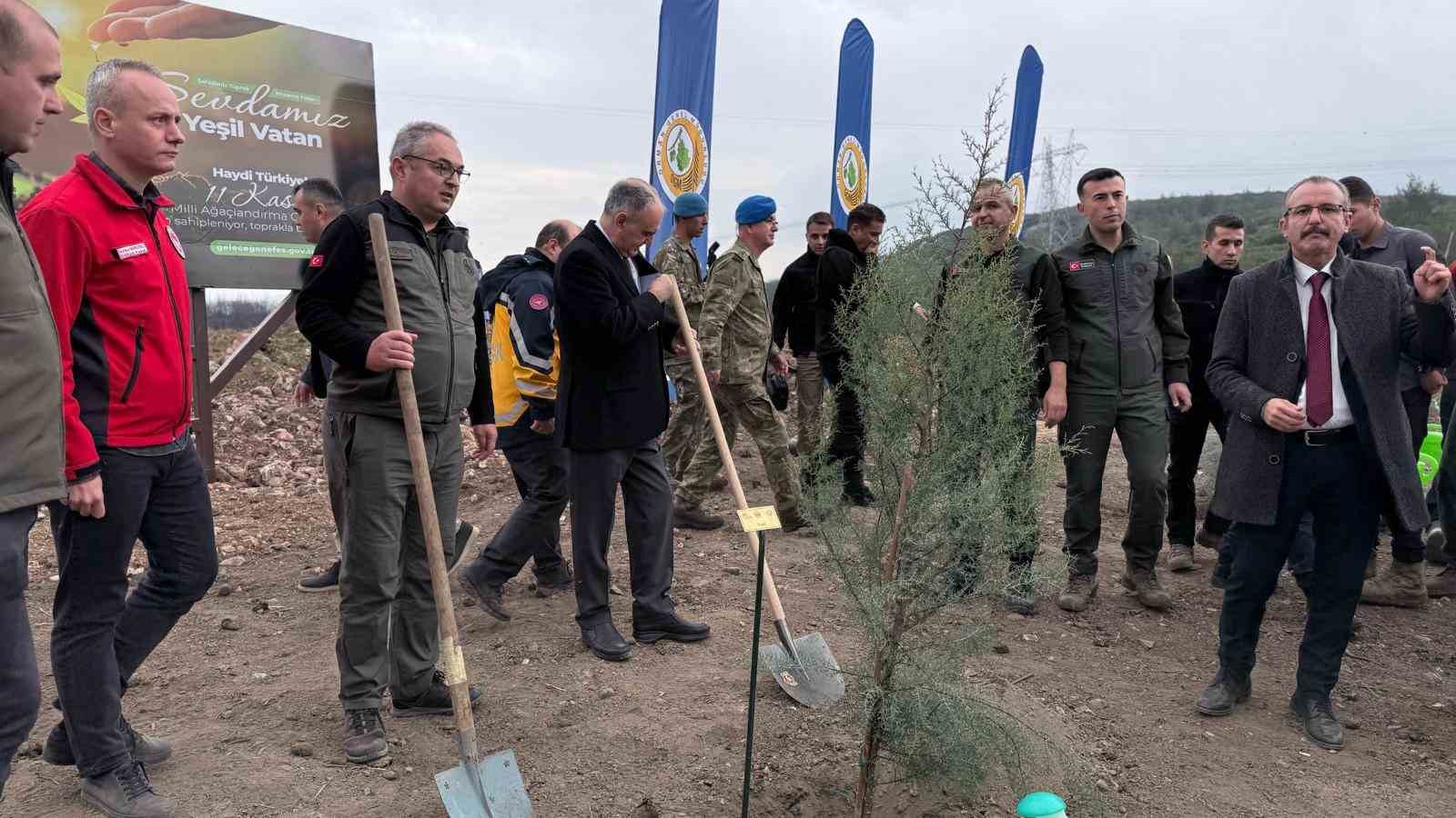 manisada-2025-sonuna-kadar-31-milyon-fidan-toprakla-bulusacak-4O2H2Eje.jpg