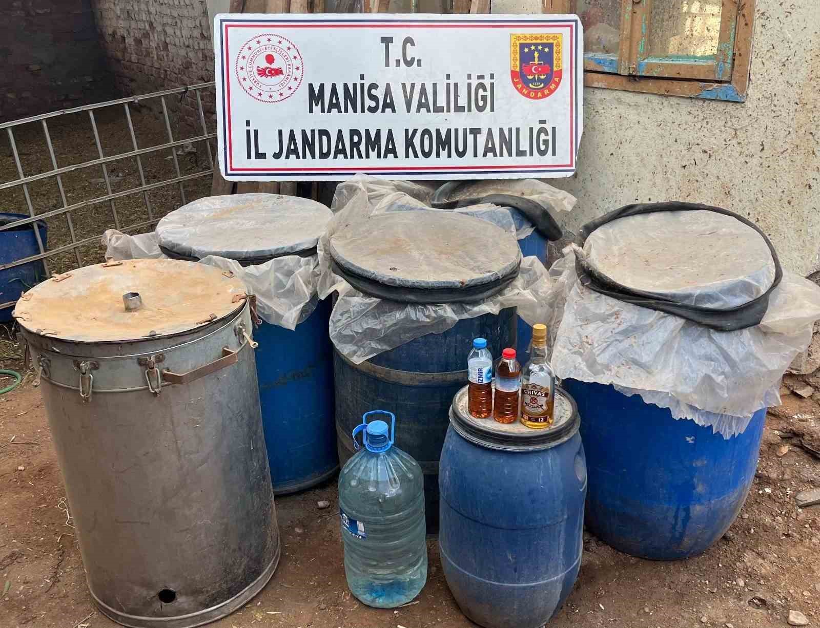 manisada-82-litre-sahte-icki-ele-gecirildi-hql3Ayia.jpg