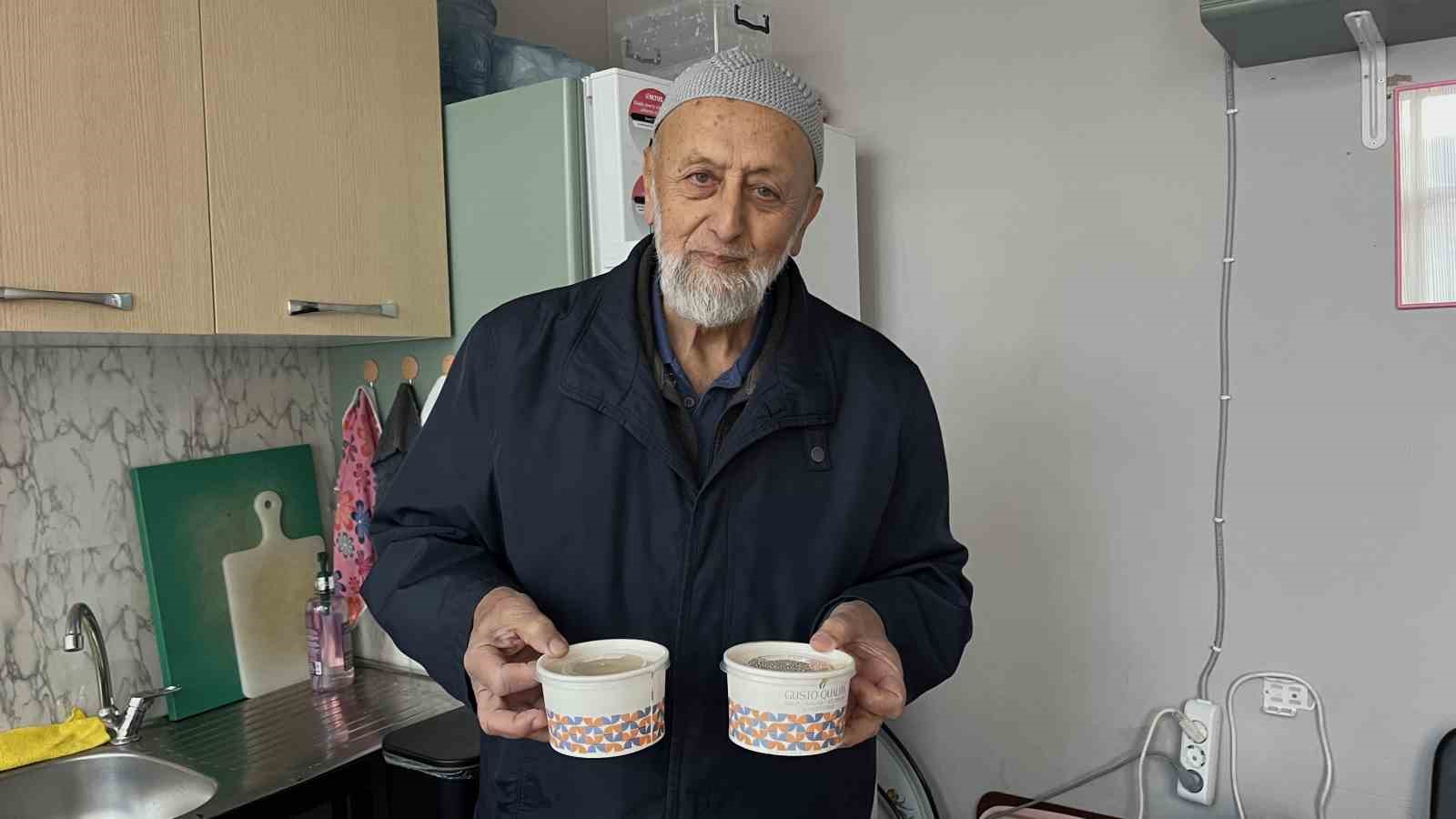 mentesede-haftanin-5-gunu-sicak-corba-ikrami-pc1TlcTE.jpg