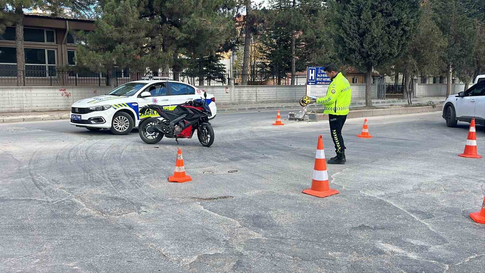 motosiklet-otomobille-carpisti-1-kisi-yaralandi-pDV8YN2w.jpg