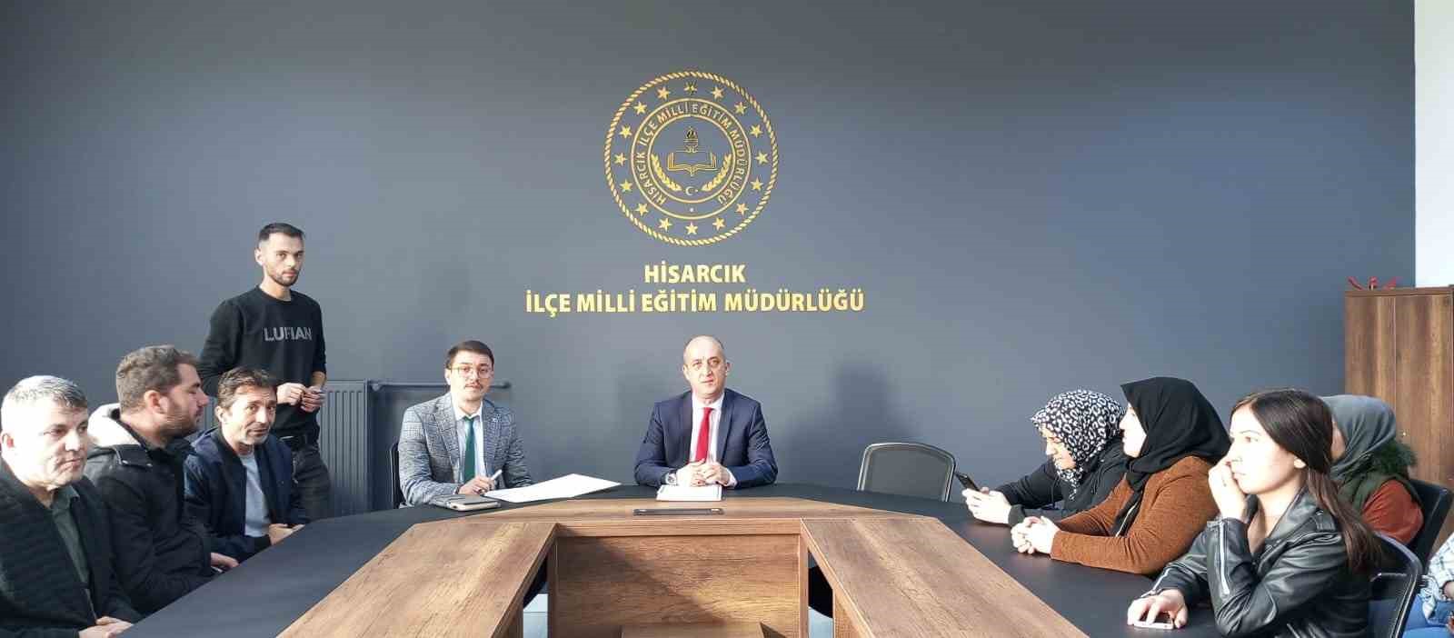 mudur-hasan-kilitci-egitim-ortamlarinin-hijyeni-akademik-basariya-dogrudan-etki-eder-XcuqcUM9.jpg