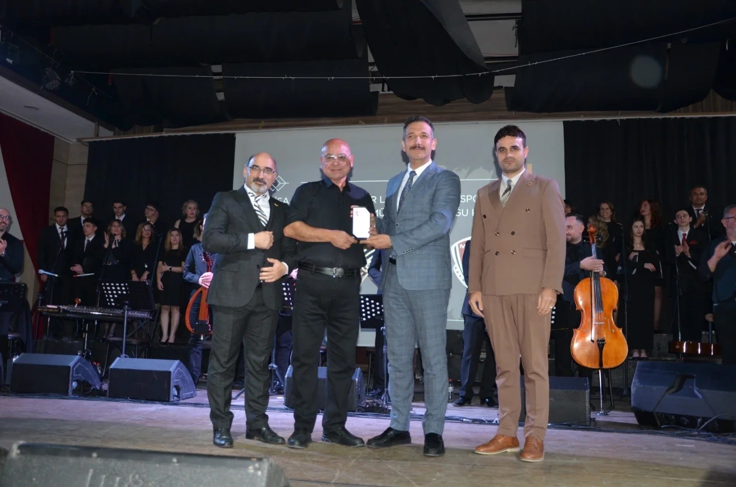 ogretmenlere-ozel-sanat-dolu-gece-se1g6kYb.jpg