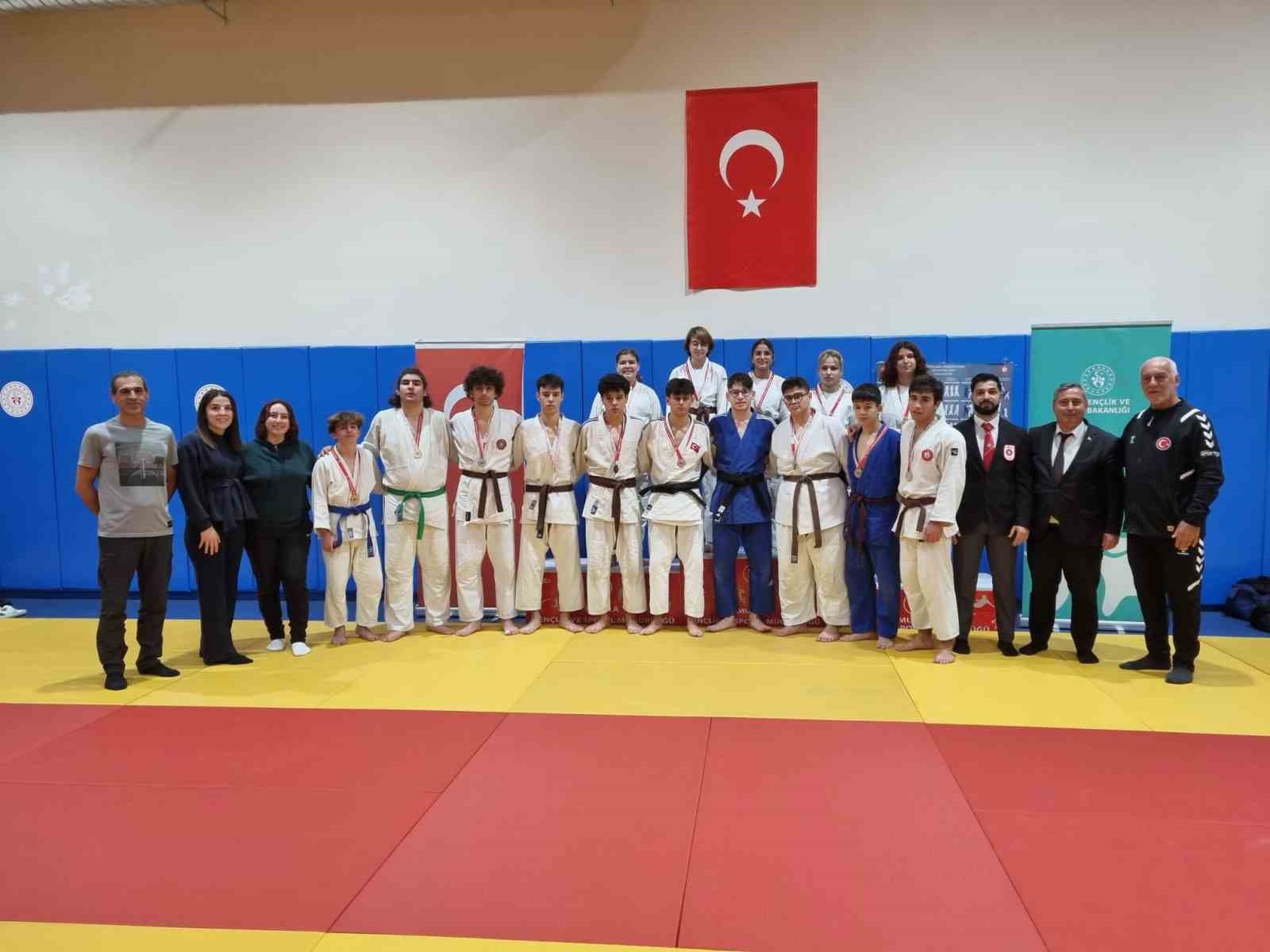 okul-sporlari-gencler-judo-il-birinciligi-nefesleri-kesti-WLhLE1SQ.jpg