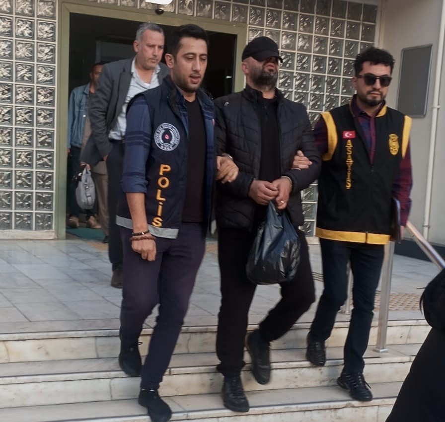 sali-pazarinda-yakalandi-cezaevinin-yolunu-tuttu-BLmWa3Oe.jpg