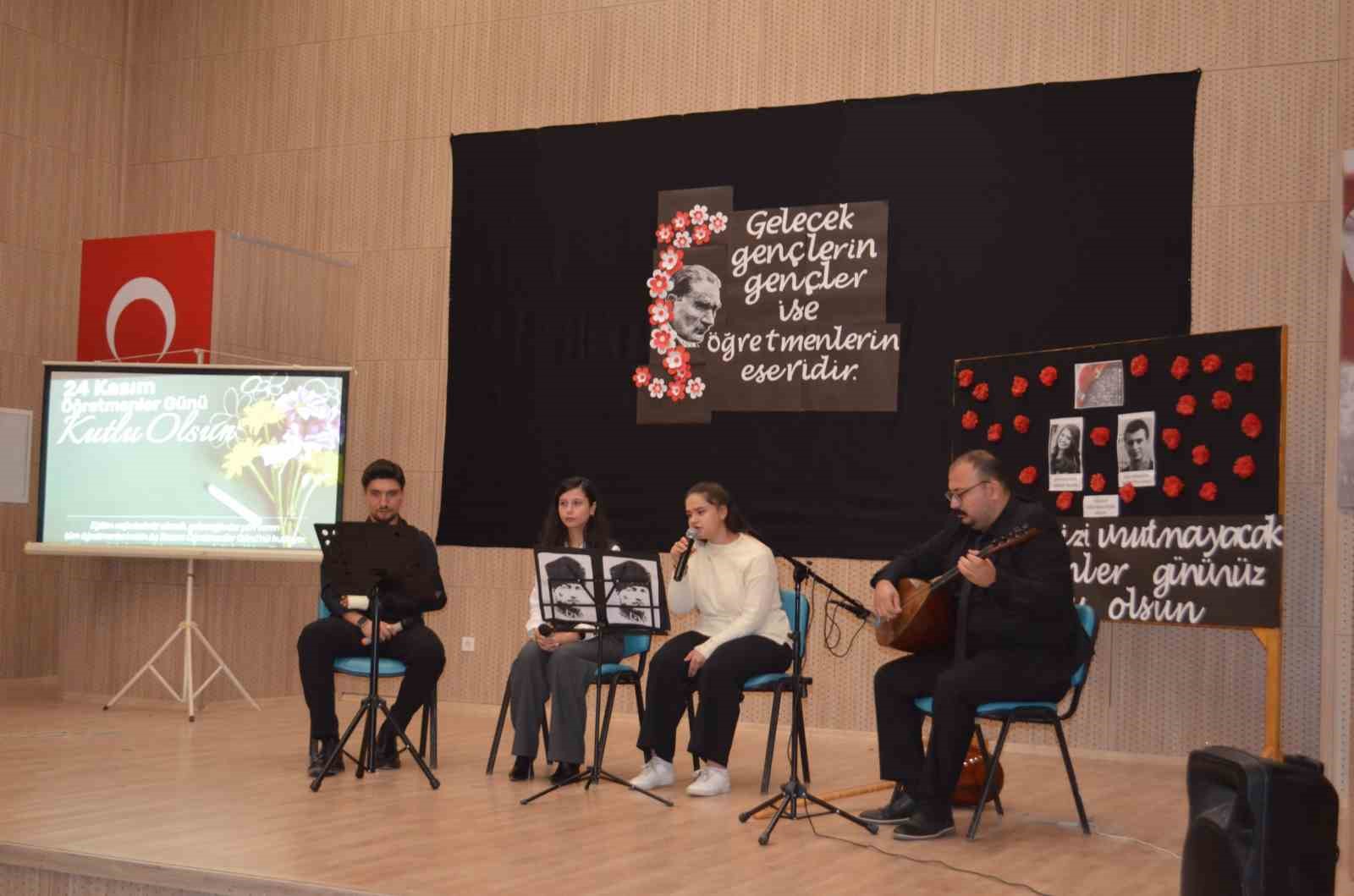 selendide-24-kasim-ogretmenler-gunu-kutlandi-AC2CkUJb.jpg