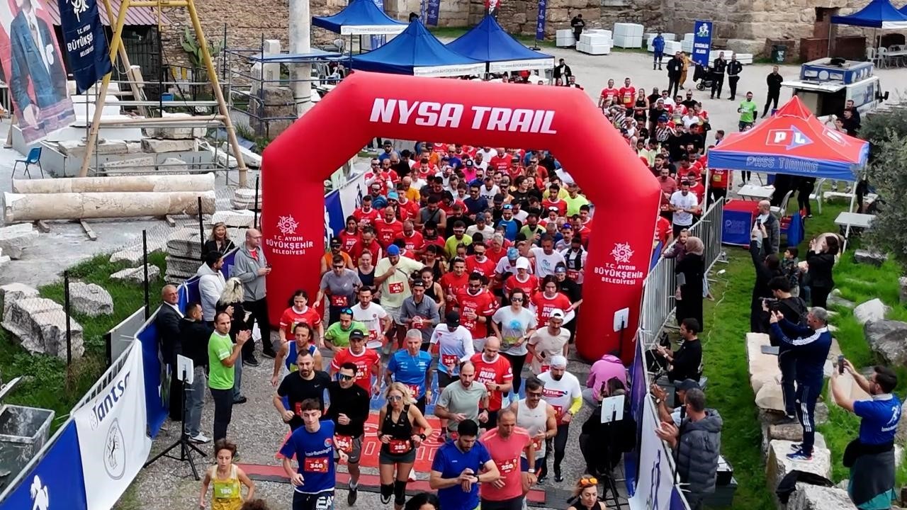 sporseverler-nysa-antik-kentinde-bulustu-aiWLcYUO.jpg