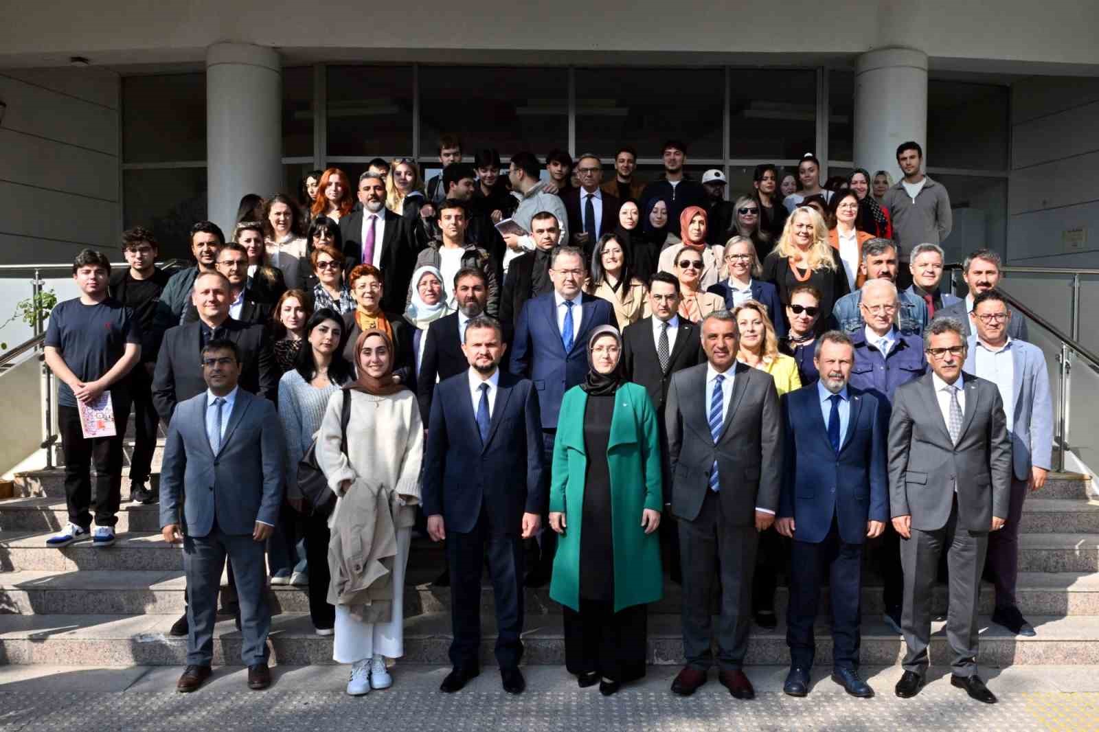 turkiye-ulusal-ajansi-baskani-manisa-cbude-ogrencilerle-bir-araya-geldi-8CN3qB48.jpg